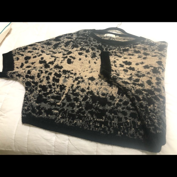 Top - Picture 2 of 5